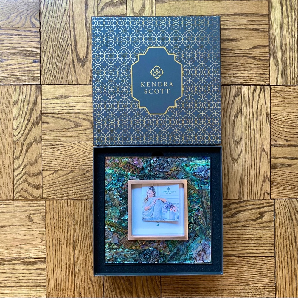 NWT Kendra Scott Abalone Shell 4x4 Photo Frame